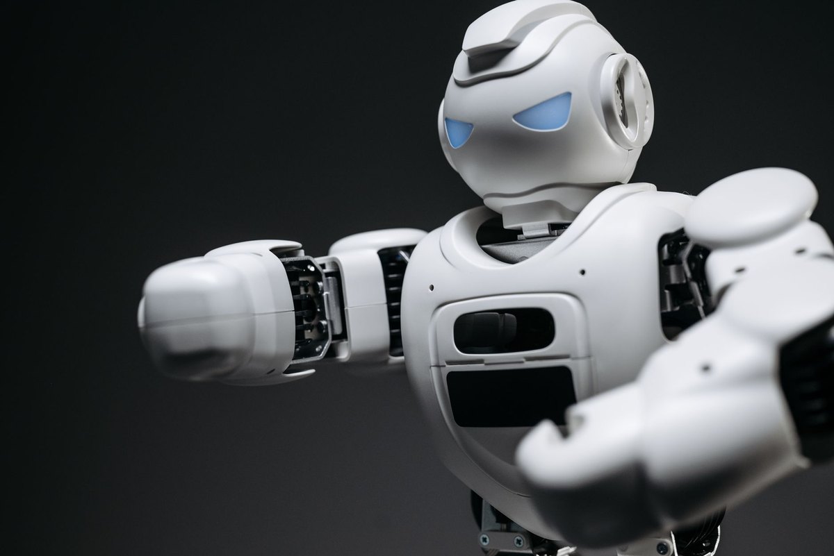 The Number Of Humanoid Robots Commercially Deployed In Factories And Warehouses Worldwide Will Exceed 100,000 By The End Of 2033.
