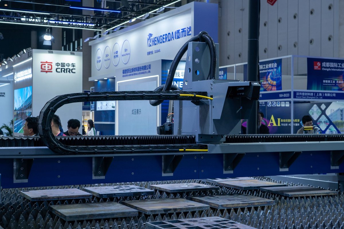 Surgical Robots Become Common In Smaller Hospitals.